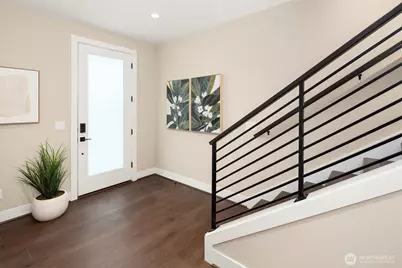 10823 (Hs 94) 120th Lane NE #E, Kirkland, WA 98033 - Photo 2