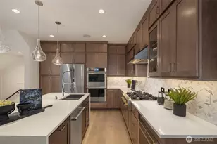 10823 (Hs 94) 120th Ln NE, Kirkland, WA 98033 - Photo 2