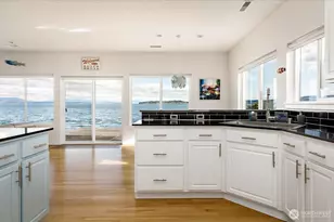 2190 Mariner Beach Dr, Oak Harbor, WA 98277 - Photo 12