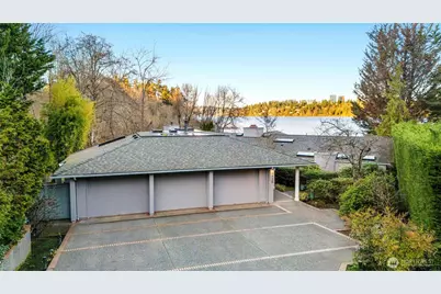 8428 N Mercer Way, Mercer Island, WA 98040 - Photo 2