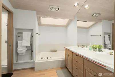 8428 N Mercer Way, Mercer Island, WA 98040 - Photo 34