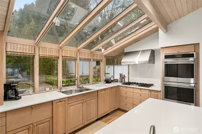 8428 N Mercer Way, Mercer Island, WA 98040 - Photo 20