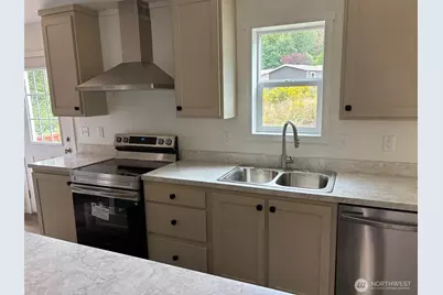 131 E Kingston Way, Shelton, WA 98584 - Photo 10