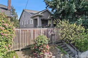 5016 7th Ave NE, Seattle, WA 98105 - Photo 2