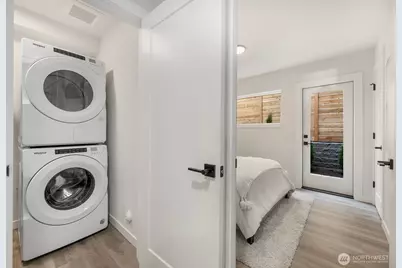 2019 W Bertona, Seattle, WA 98199 - Photo 20