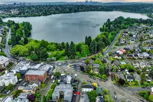 7868 Green Lake Dr N, Seattle, WA 98103 - Photo 20