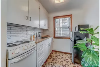 7868 Green Lake Drive N #Unit 9, Seattle, WA 98103 - Photo 8