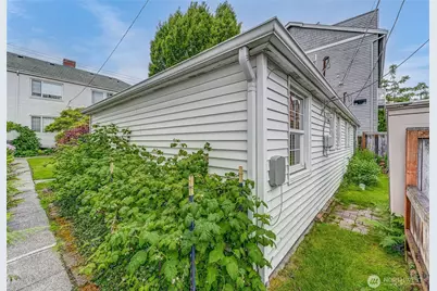 7868 Green Lake Drive N #Unit 9, Seattle, WA 98103 - Photo 18