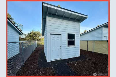 609 Sunset Avenue NE, Ocean Shores, WA 98569 - Photo 10