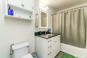 76 Cedar St, Seattle, WA 98121 - Photo 10