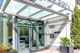 76 Cedar St, Seattle, WA 98121 - Photo 32