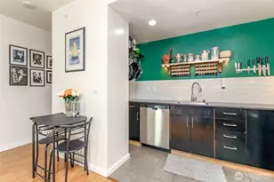 76 Cedar St, Seattle, WA 98121 - Photo 4