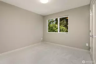 12249 NE 66th St, Kirkland, WA 98033 - Photo 18