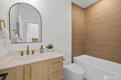 8324 16th Avenue NW #D, Seattle, WA 98117 - Photo 16