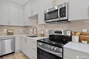 8324 16th Ave NW, Seattle, WA 98117 - Photo 10