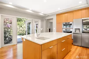 3327 Evergreen Point Rd, Medina, WA 98039 - Photo 18