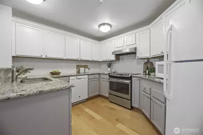 23916 NE 115th Lane #204, Redmond, WA 98053 - Photo 4