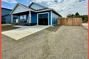 923 Ocean Shores Blvd SW, Ocean Shores, WA 98569 - Photo 1