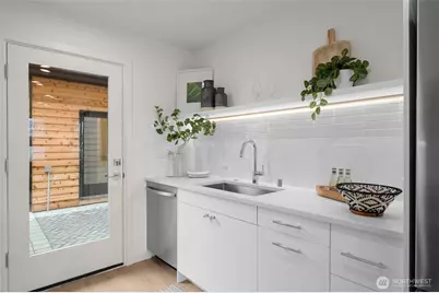 9221 B 14th Avenue NW, Seattle, WA 98117 - Photo 14