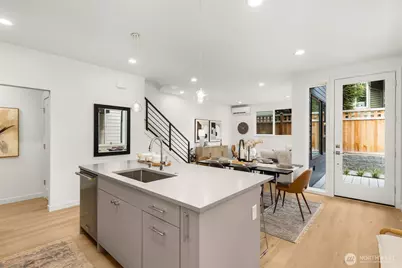 9223 B 14th Avenue NW, Seattle, WA 98117 - Photo 8