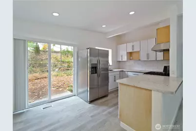 14808 SE Allen Road, Bellevue, WA 98006 - Photo 18