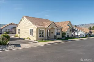 1494 Eastmont, East Wenatchee, WA 98802 - Photo 2