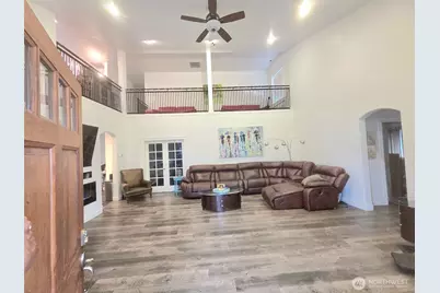 13711 Vickery Avenue E, Tacoma, WA 98446 - Photo 4