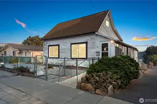 415 Walker St, Wenatchee, WA 98801 - Photo 1