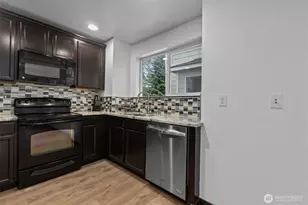 1118 Chestnut Ct, Everett, WA 98201 - Photo 12