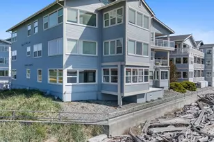 651 SE Bayshore Dr, Oak Harbor, WA 98277 - Photo 30