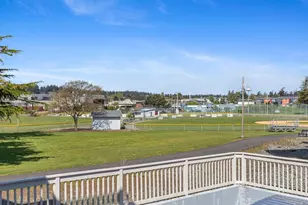 651 SE Bayshore Dr, Oak Harbor, WA 98277 - Photo 24