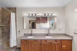 651 SE Bayshore Dr, Oak Harbor, WA 98277 - Photo 18