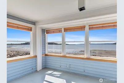 651 SE Bayshore Drive #E102, Oak Harbor, WA 98277 - Photo 8