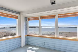 651 SE Bayshore Dr, Oak Harbor, WA 98277 - Photo 8