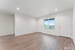 102 Poplar Street NE, Royal City, WA 99357 - Photo 2