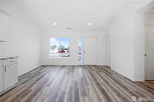 223 Poplar Street NE, Royal City, WA 99357 - Photo 2