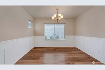 1061 Hiton Circle, DuPont, WA 98327 - Photo 8