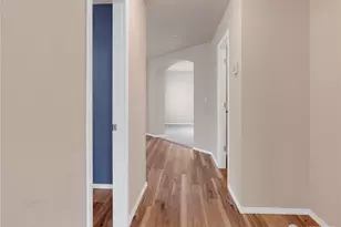 1061 Hiton Cir, DuPont, WA 98327 - Photo 4