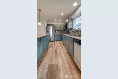 1061 Hiton Circle, DuPont, WA 98327 - Photo 10