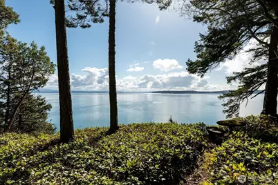 1912 Hunskor Road, Oak Harbor, WA 98277 - Photo 2