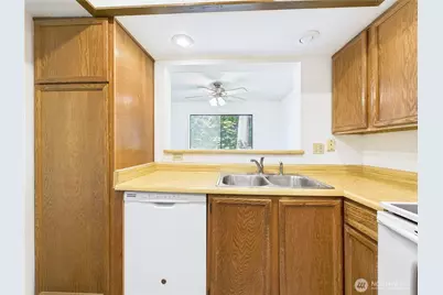 12721 NE 129th Court #F103, Kirkland, WA 98034 - Photo 12