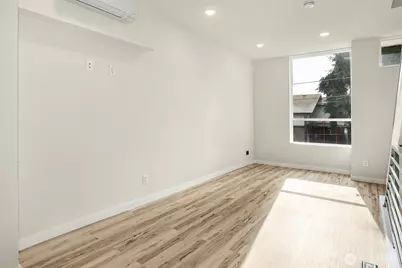 1400 N 95th Street, Seattle, WA 98103 - Photo 8