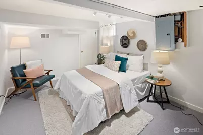 8307 27th Avenue NW, Seattle, WA 98117 - Photo 20