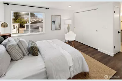 8307 27th Avenue NW, Seattle, WA 98117 - Photo 10