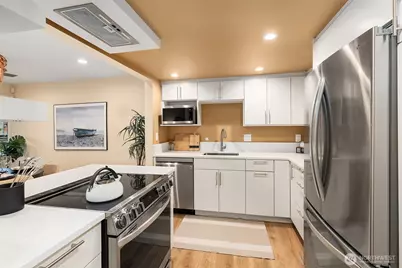 2320 43rd Avenue E #15A, Seattle, WA 98112 - Photo 18