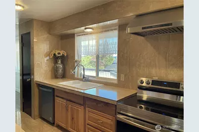 1017 Ballentine Street, Raymond, WA 98577 - Photo 8