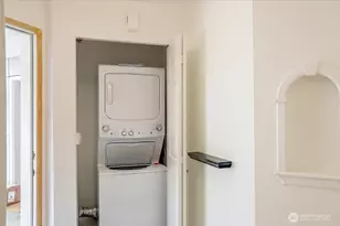 8515 244th St SW, Edmonds, WA 98026 - Photo 4