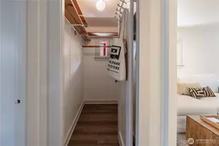 2035 Fairview Ave E, Seattle, WA 98102 - Photo 14