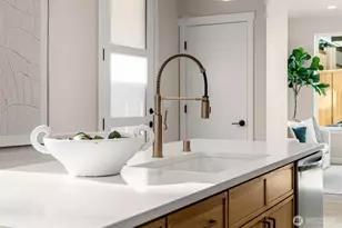 10604 NE 137th Pl, Kirkland, WA 98034 - Photo 10