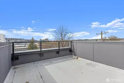 2372 Franklin Avenue E, Seattle, WA 98102 - Photo 26